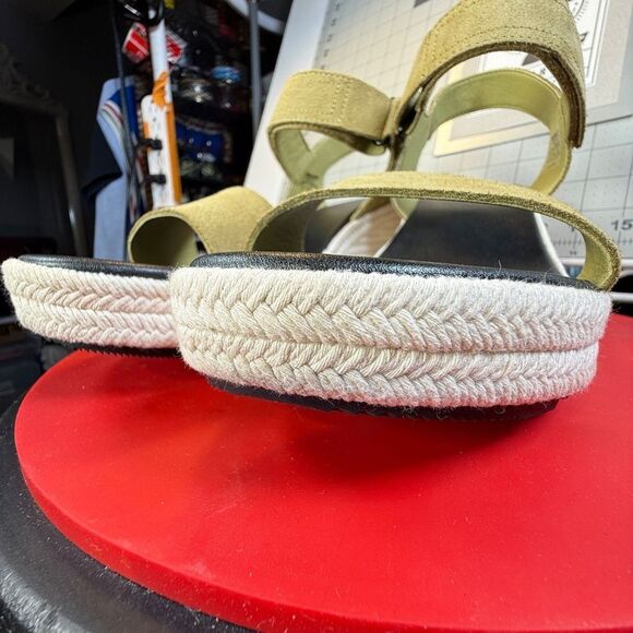 SOREL® | CAMERON™ WEDGE SANDAL | OLIVE/BLK/OFF-WHT | SUEDE | XLNT | - Picture 4 of 16